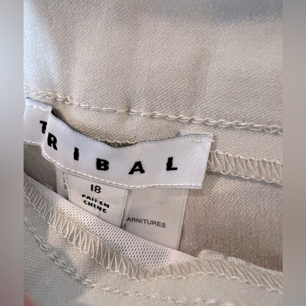 107. NWT Tribal Pull-On Stone Color Studded Cropped Pant 18 - Picture 5 of 6